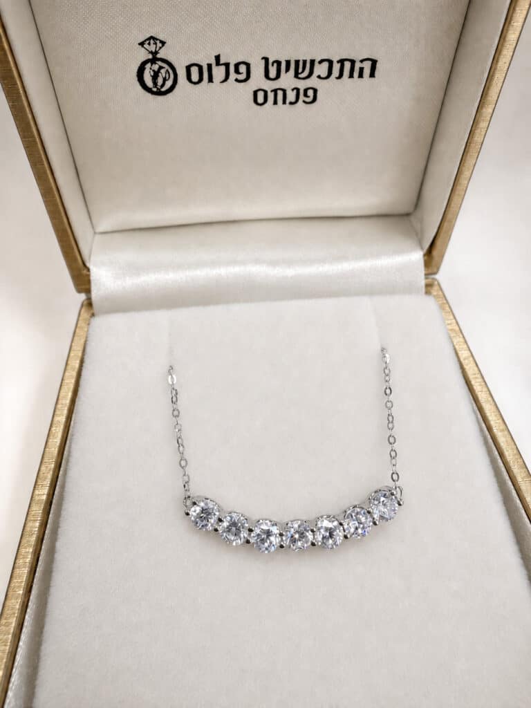 שרשרת עם תליון זהב 14K שורה 7 זרקונים 3.5 מ״מ